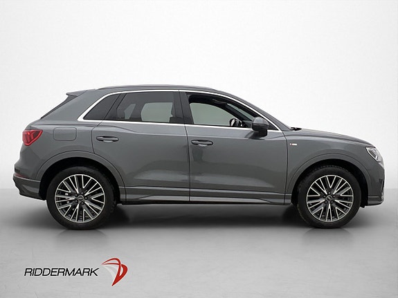 Audi Q3 6 of 30
