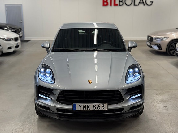 Porsche Macan 3 of 5