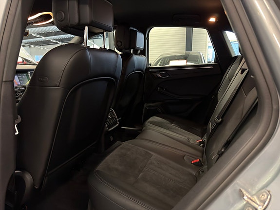 Porsche Macan 10 of 19
