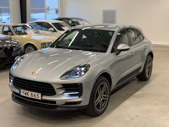 Porsche Macan 2 of 5