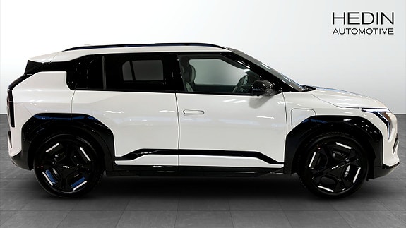 Kia EV3 6 of 11