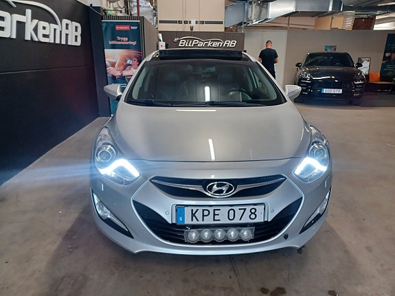 Hyundai i40 2 of 18