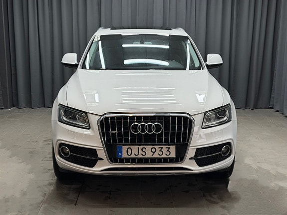 Audi Q5 2 of 5