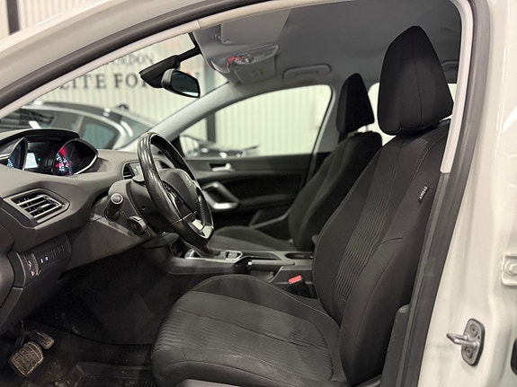 Peugeot 308 SW 20 of 22