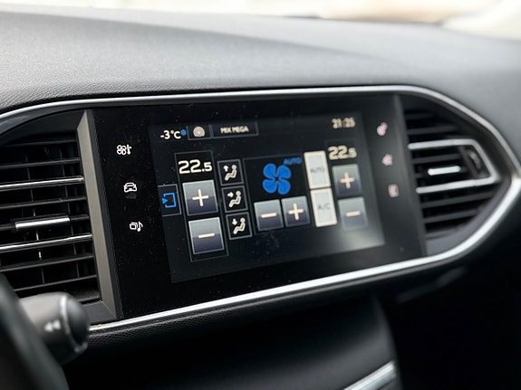 Peugeot 308 SW 11 of 22