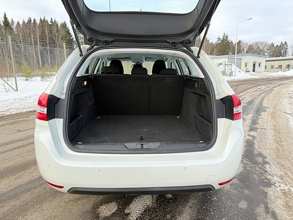 Peugeot 308 SW 7 of 22