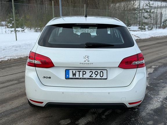 Peugeot 308 SW 8 of 22