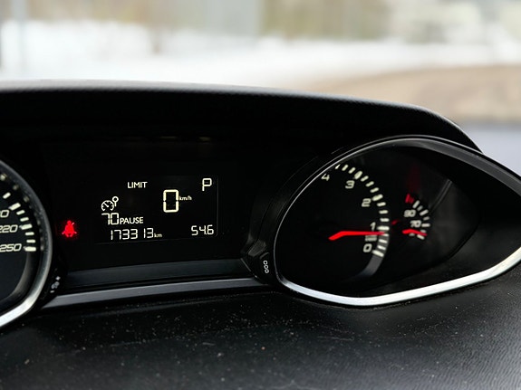 Peugeot 308 SW 12 of 22