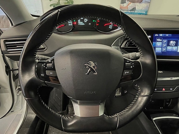 Peugeot 308 11 of 12