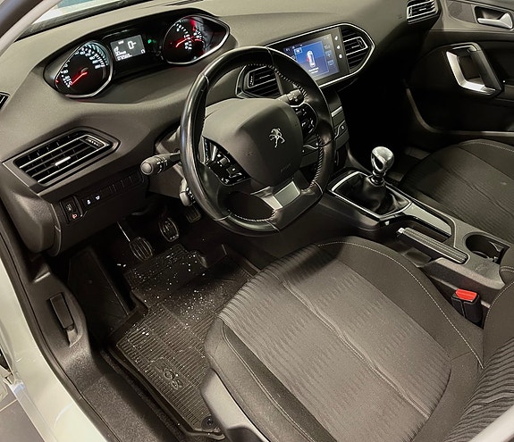 Peugeot 308 5 of 5