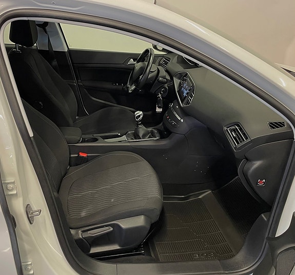 Peugeot 308 9 of 12