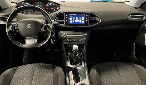 Peugeot 308 8 of 12
