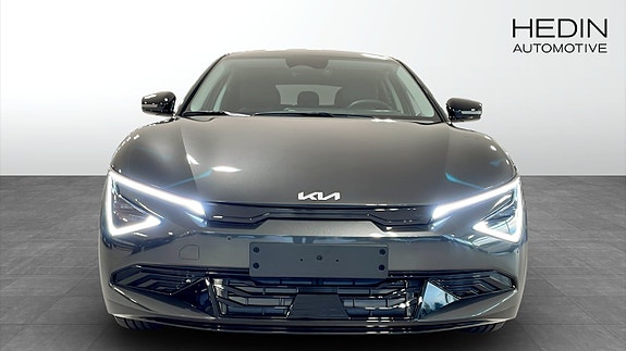 Kia EV6 8 of 14