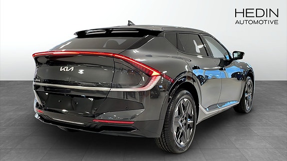 Kia EV6 3 of 14