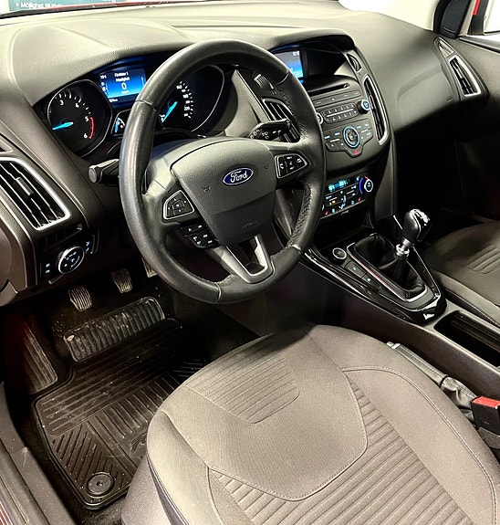 Ford Focus 5 of 12