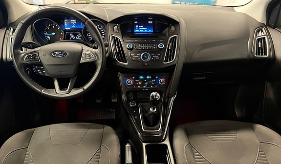 Ford Focus 8 of 12