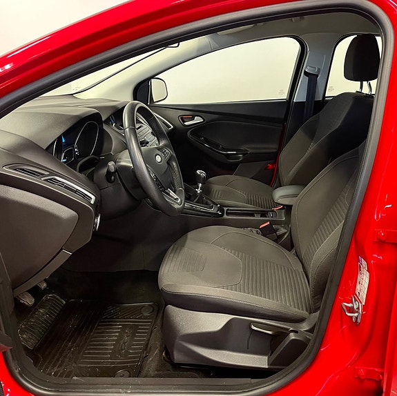 Ford Focus 6 of 12