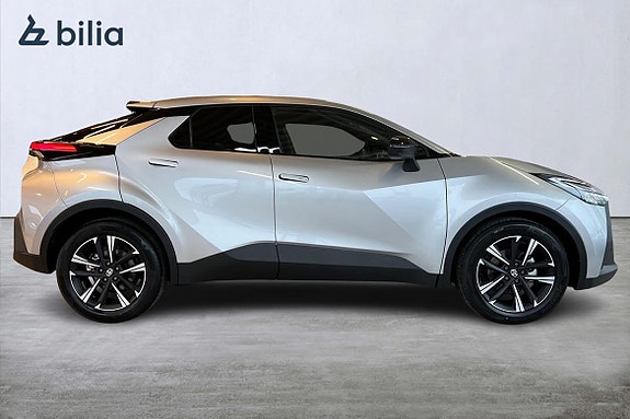 Toyota C-HR 16 of 25