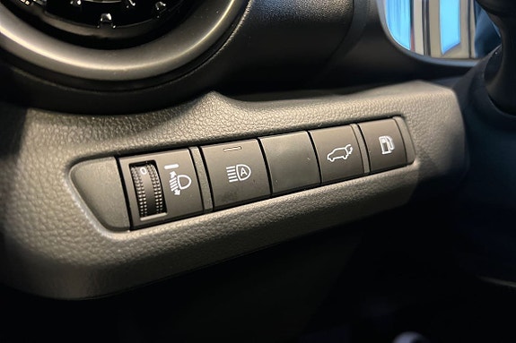 Toyota C-HR 23 of 25