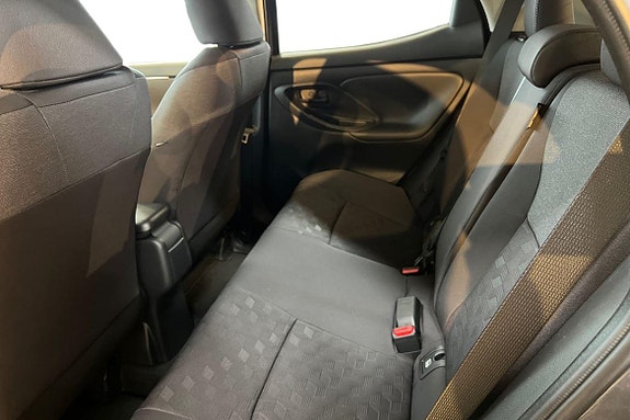 Toyota Yaris 11 of 24