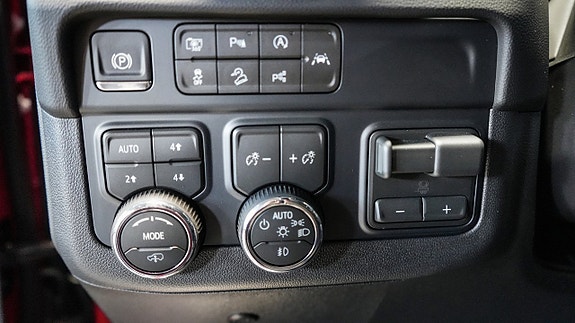 Chevrolet Tahoe 22 of 30