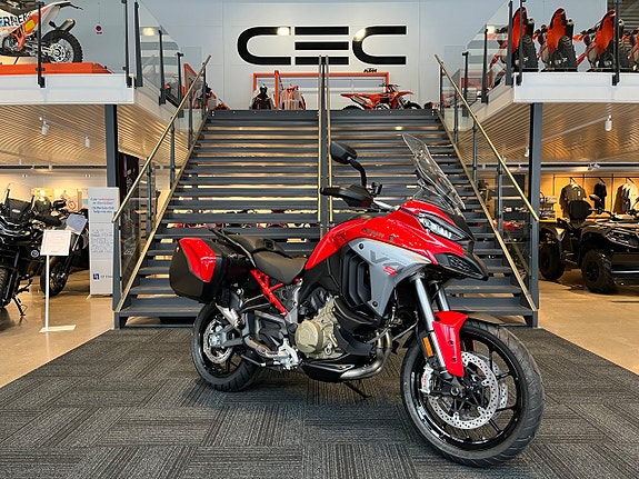 Ducati Multistrada V4S Radar & Travel
