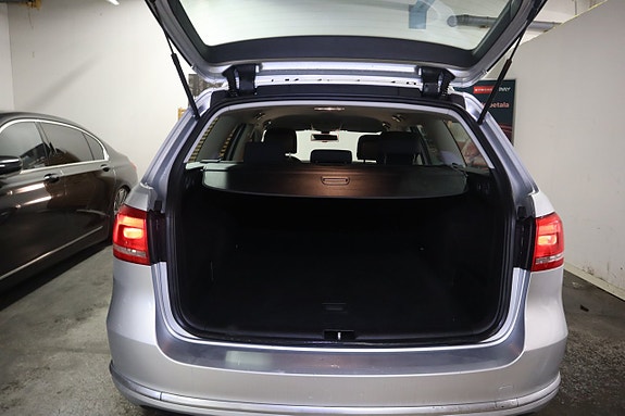 Volkswagen Passat 12 of 26