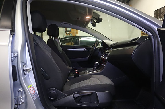 Volkswagen Passat 14 of 26