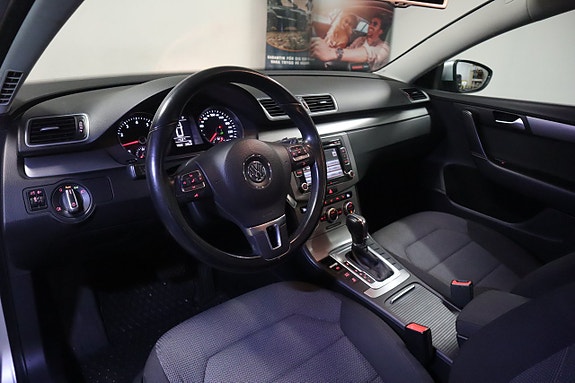 Volkswagen Passat 8 of 26