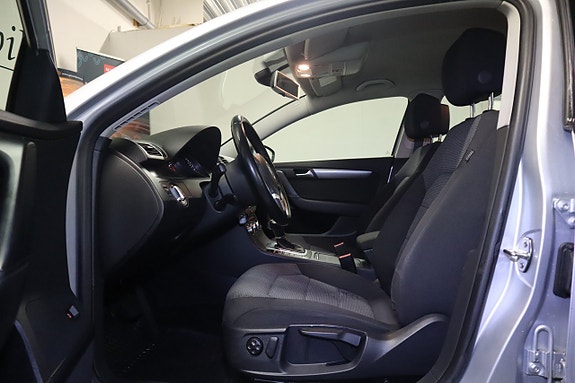Volkswagen Passat 7 of 26