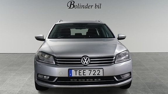 Volkswagen Passat 2 of 5