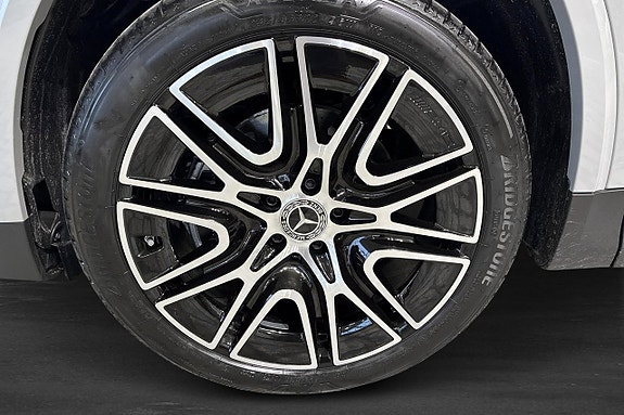Mercedes-Benz GLA250 e 5 of 15