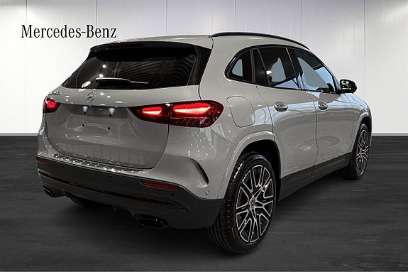 Mercedes-Benz GLA250 e 4 of 15