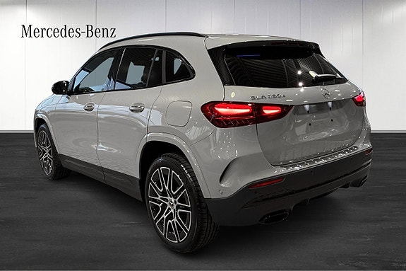 Mercedes-Benz GLA250 e 3 of 15