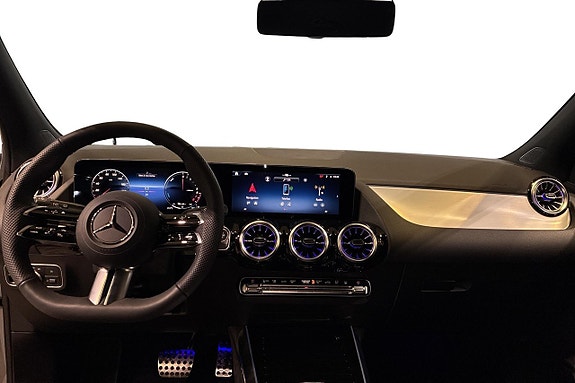 Mercedes-Benz GLA250 e 8 of 15