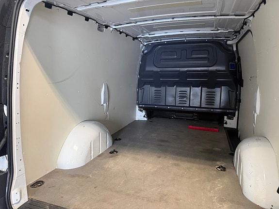 Mercedes-Benz Vito 111 9 of 15