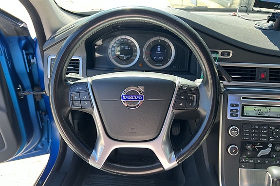 Volvo V70 12 of 17