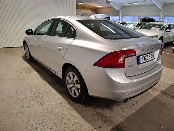 Volvo S60 3 of 5