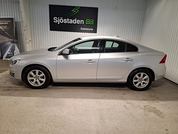 Volvo S60 2 of 5