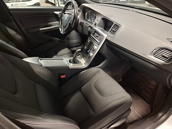 Volvo S60 11 of 15