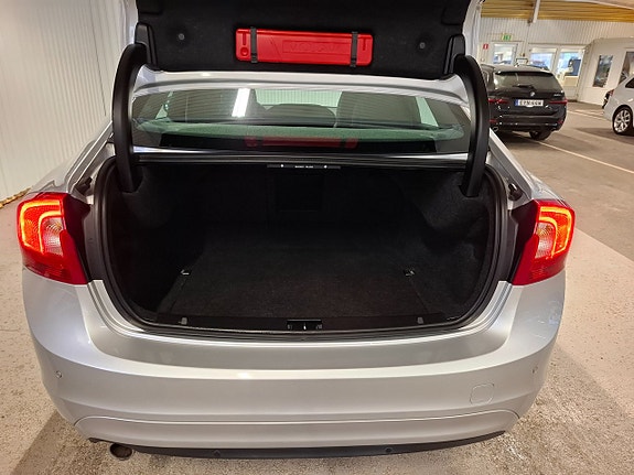 Volvo S60 14 of 15