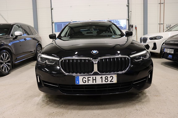 BMW 520d 3 of 5