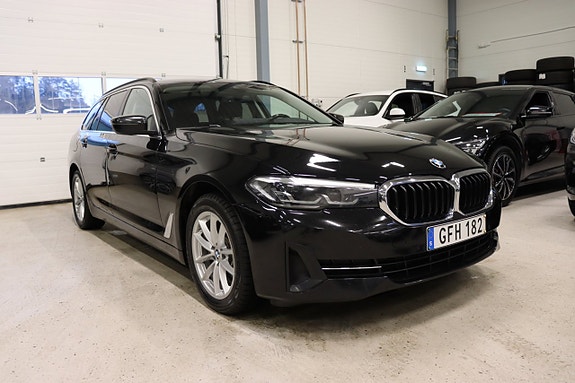 BMW 520d 2 of 5