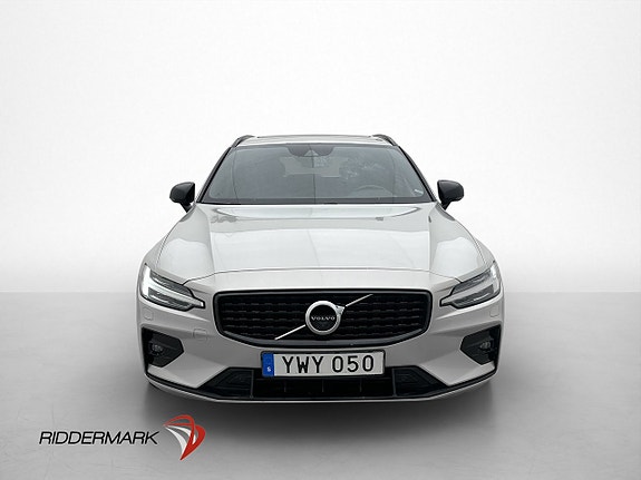 Volvo V60 2 of 5