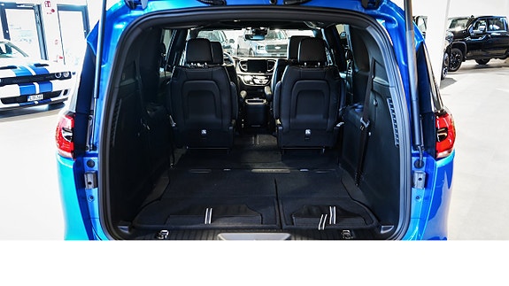 Chrysler Pacifica 8 of 30