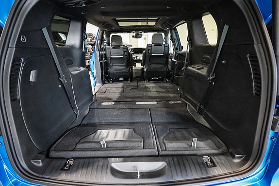 Chrysler Pacifica 13 of 30