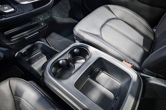 Chrysler Pacifica 27 of 30