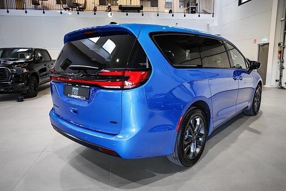 Chrysler Pacifica 7 of 30