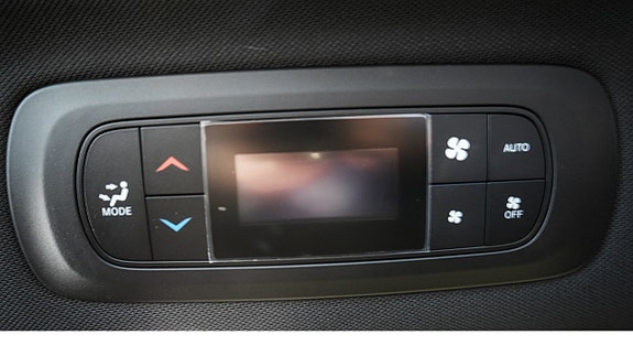 Chrysler Pacifica 19 of 30