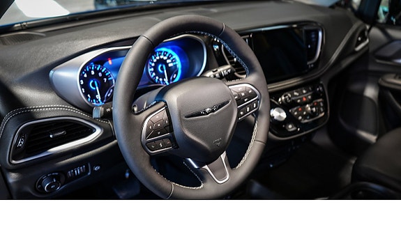 Chrysler Pacifica 15 of 30